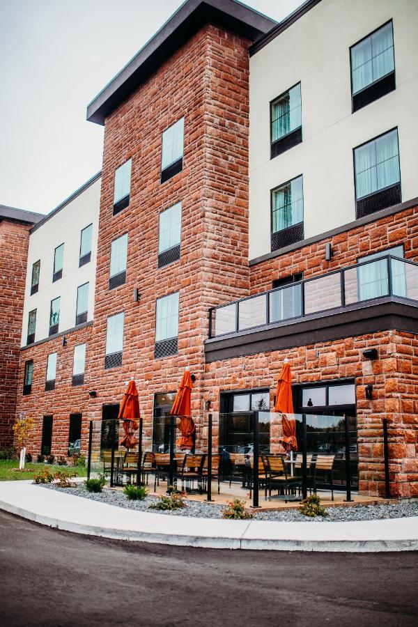 Cobblestone Hotel & Suites International Falls Exteriör bild