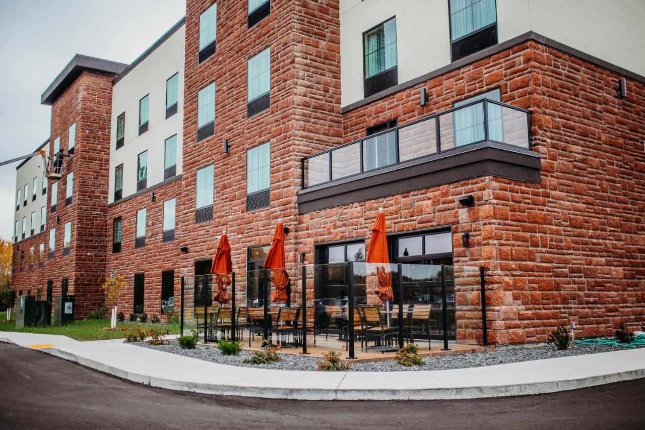 Cobblestone Hotel & Suites International Falls Exteriör bild